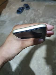 iPhone XR 128 gp factory unlock