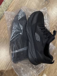 BRAND NEW SKECHERS