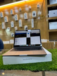 MacBook Air (2022) M-2 Chip Space Gary