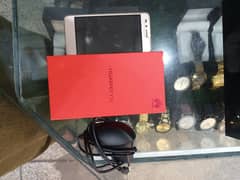 huwawy y3 with box charger