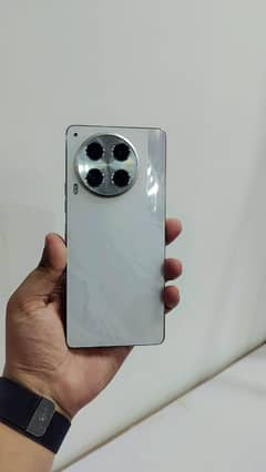 camon 30