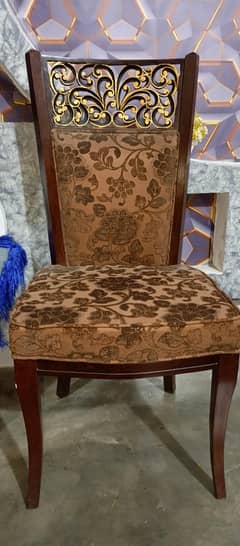 Dining table for sale