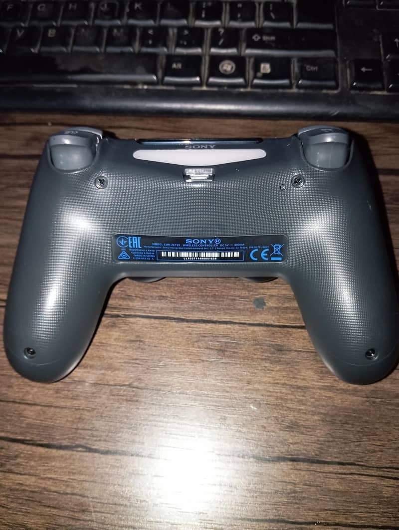 PS4 4 controller - New - 1st copy with box 2