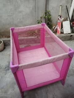 Important travelling baby cot big size