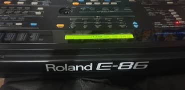Rolond E86 Piano