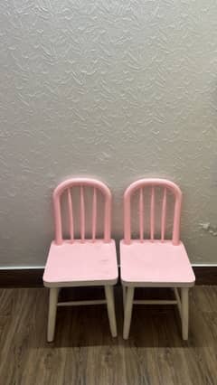 selling these beautiful wooden chairs and cupboard made on sheet