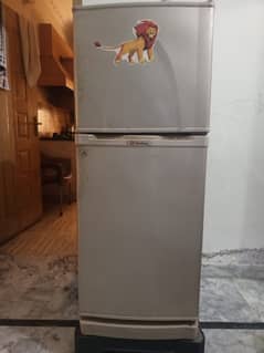Dawlence Refrigerator Model 9122, 09/10 condition