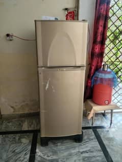 Dawlance medium size Refrigerator new condition no any fault