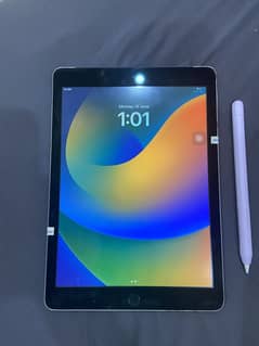 Ipad 5th Generation With Original Pen