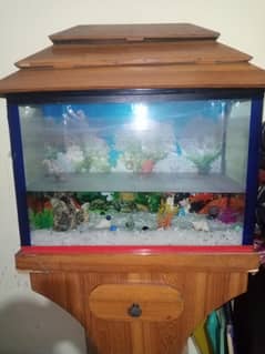 fish stand table good condition