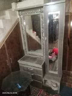 dressing table