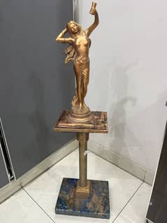 Statue