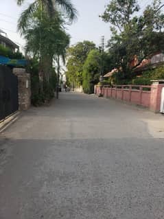 Pani Bijli Gas Closed Street Excellent Location Wide Plot for Sale. in Gulistan Colony