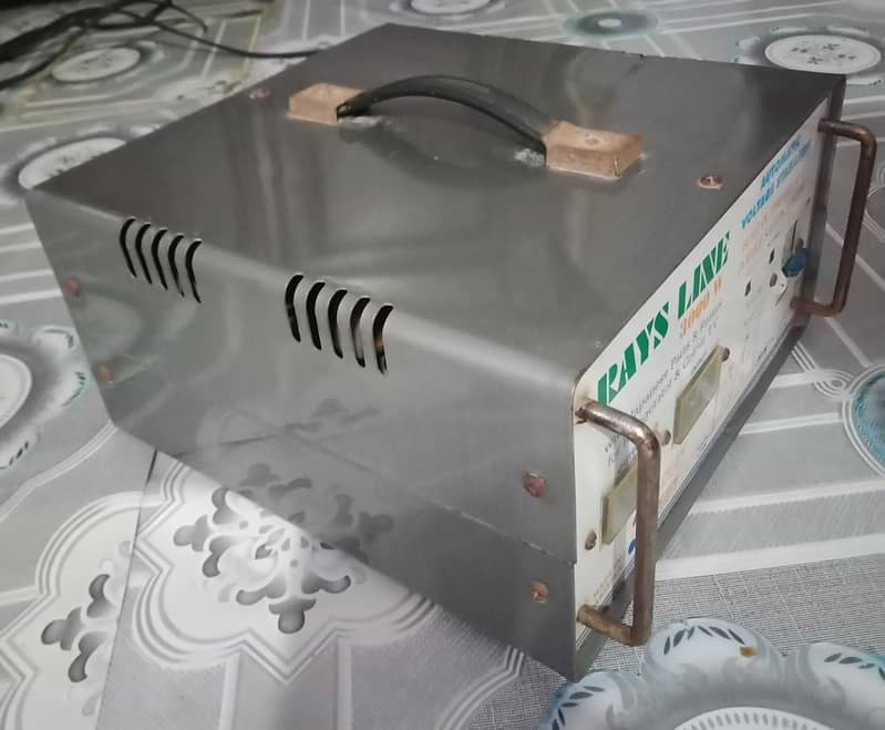 Automatic Stabilizer (3000W) 2