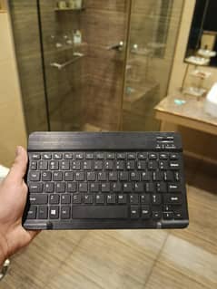 BLUETOOTH WIRELESS KEYBOARD