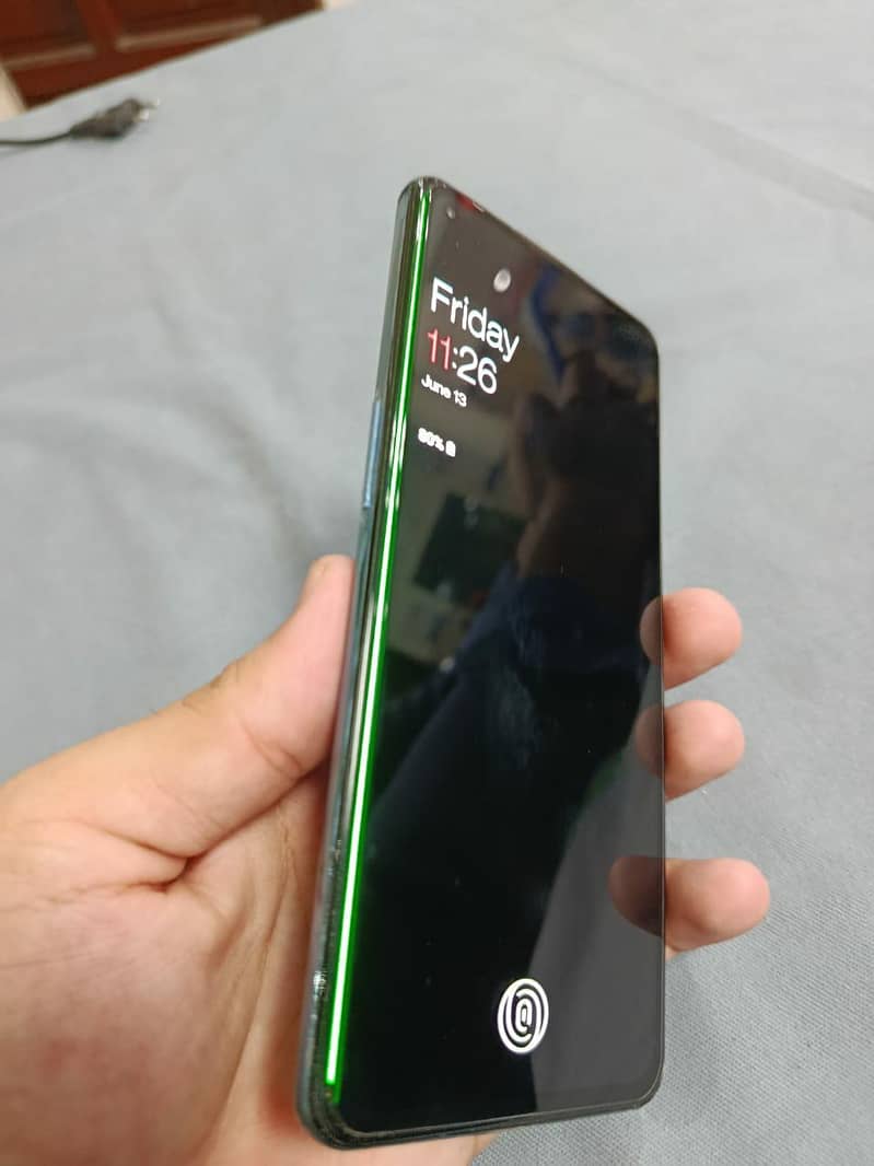 one plus 9 10/10 screen ma line ha side border py or center ma 2