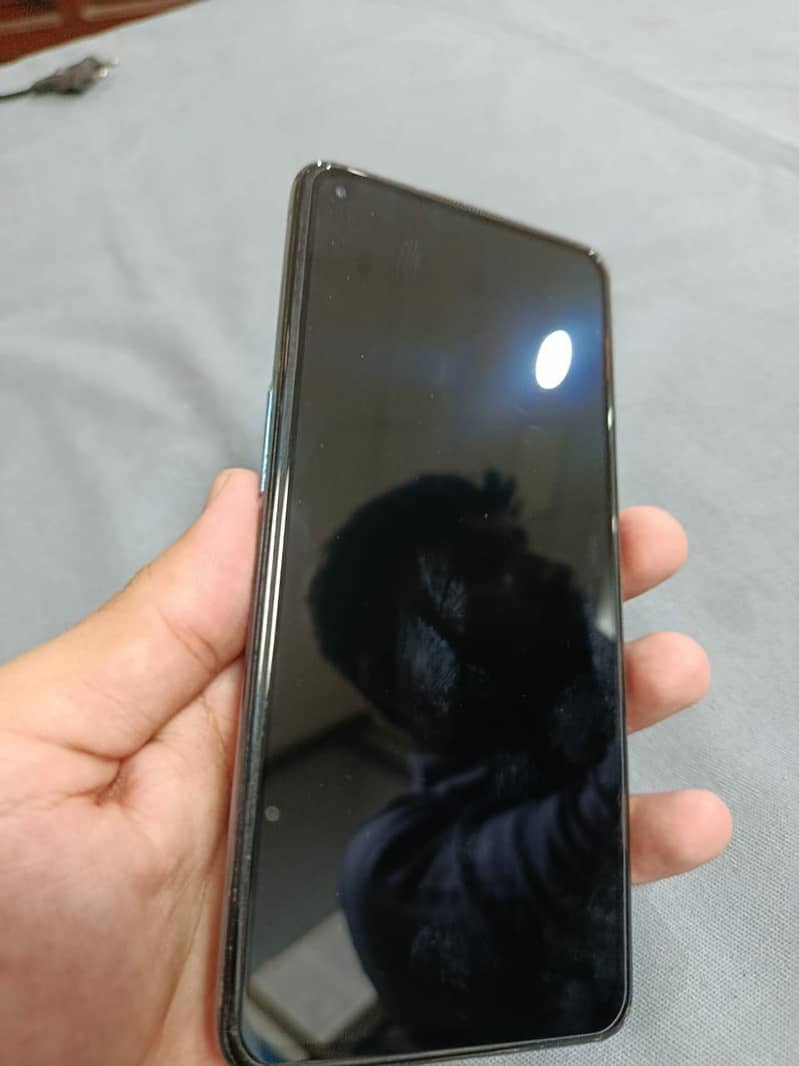 one plus 9 10/10 screen ma line ha side border py or center ma 4