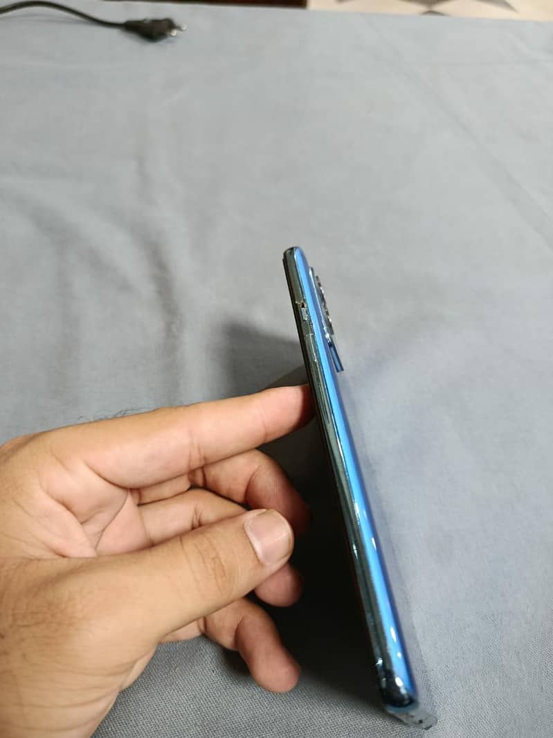 one plus 9 10/10 screen ma line ha side border py or center ma 5