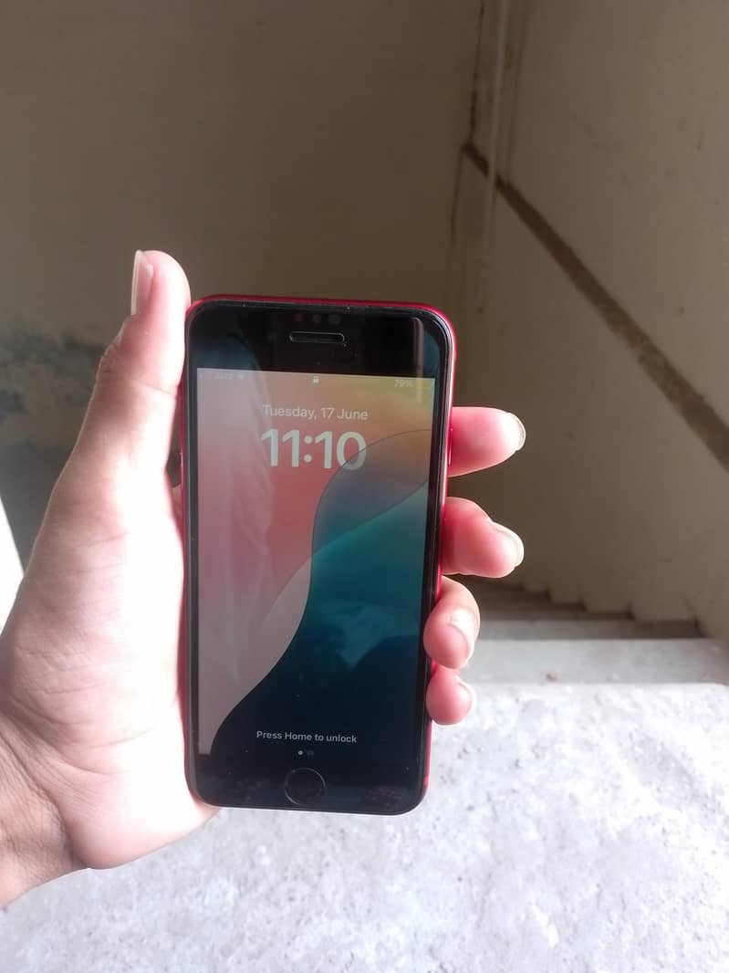 iphone sc red color factory unlocked 10/10 final price 3