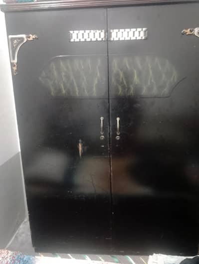 wood carbard good condition for sale