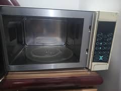 pel  digetal micro oven white clr sad bhut Kam use hoa Hy