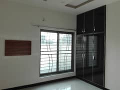 Investors Should rent This Upper Portion Located Ideally In PCSIR Housing Scheme