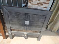 10/10 condition 1 year used single beds with hitachi mattresses |tench