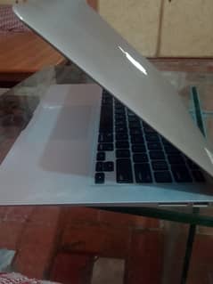 MacBook air 2013 ssd256 ram 8 core i7