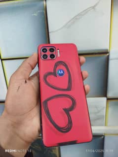 Motorola One 5G UW