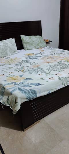 Double bed ,with sitable and dressing table in good condition
