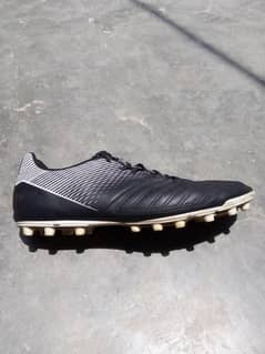 2 pair of studs brand new