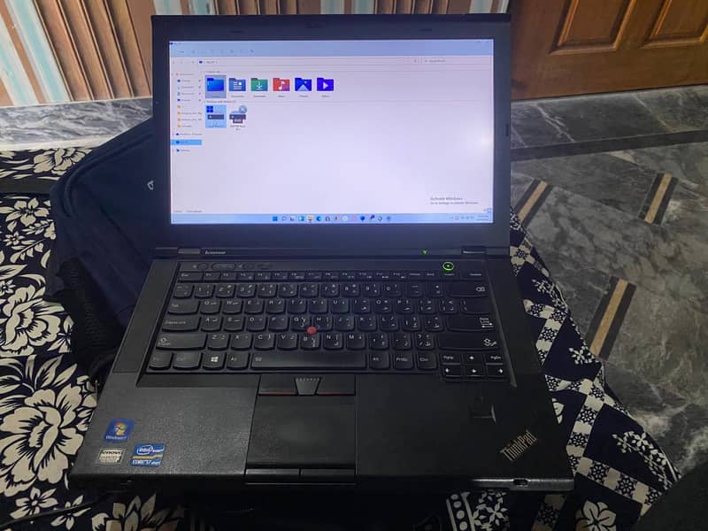 Lenovo Thinkpad core I7 3rd generation 8 gb ddr 4 ram 256 SSD 3