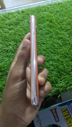 Aquos r2   Aquos r2 condition 10/8 4 64GB