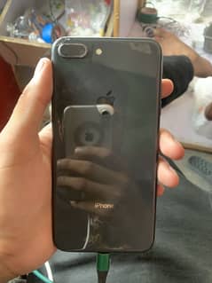 iPhone 8+ / 64GB