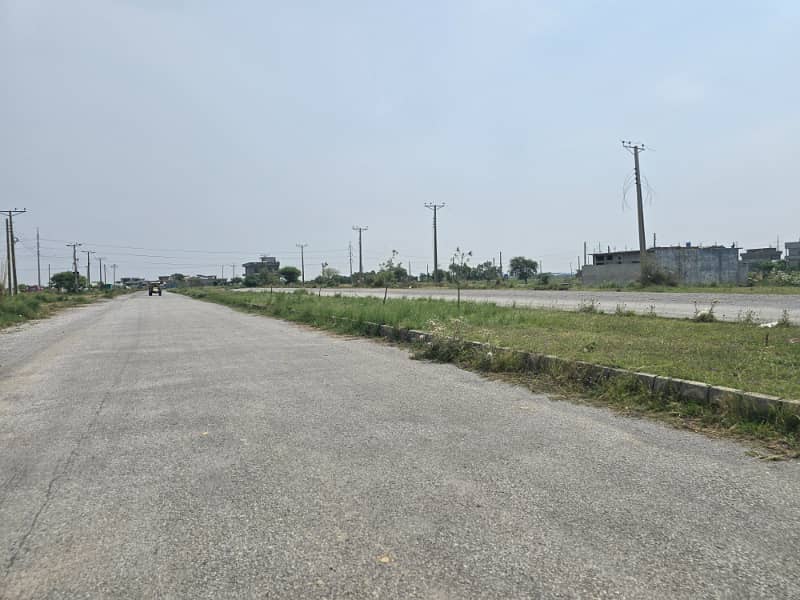 8 Marla sun face level plot next to Corner and 2nd plot from Main Double Road For sale 5