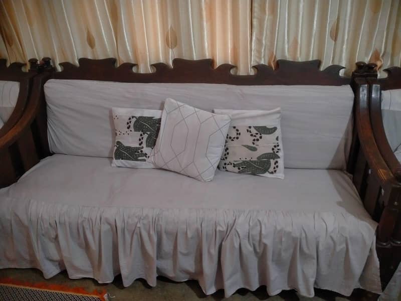 sofa set in good condition 0