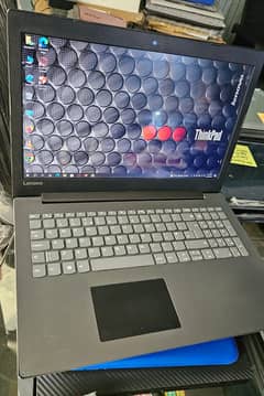 Ideapad Slim Core i5 8th gen 8gb 256gb 15.6in screen