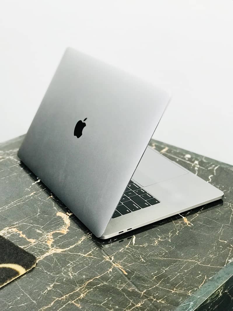 Apple macbook pro 2019 core i9 3