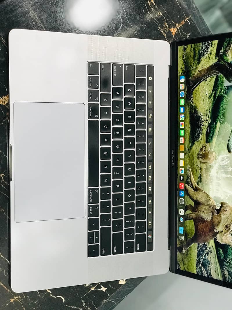 Apple macbook pro 2019 core i9 5