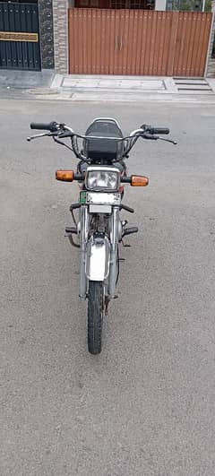 1st owner,complete documents,all genuine,no fault