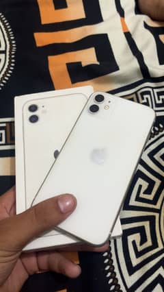 IPHONE 11 WITH BOX JV