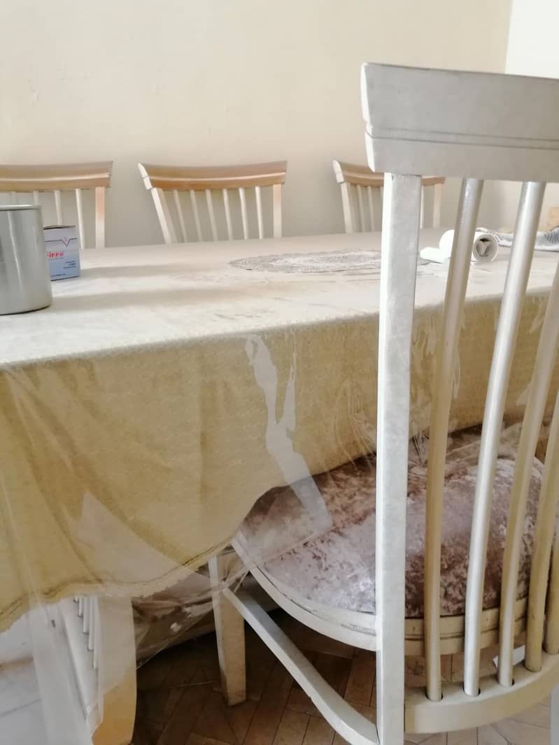 Dianing table with 6 chair neat n clean less use 0