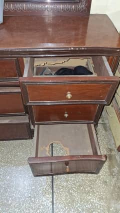 Dressing table