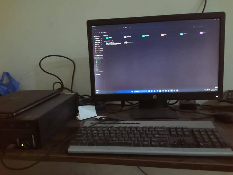CPU+LCD+wireless keyboard and mouse 2