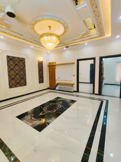 10 MARLA BRAND NEW HOUSE FOR SALE