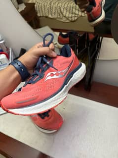 running shoes Saucony Triumph