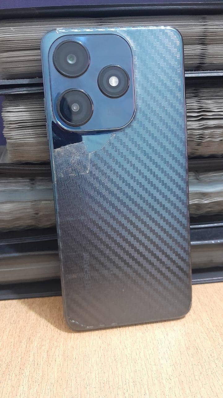 Techno Spark 10 C 4+4 and 128 gb condition 10/8 All ok no open 0