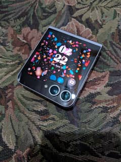 Samsung Z Filp 6 serious buyers contact on 03091277721