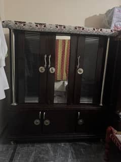 almari or paetta for sale hai