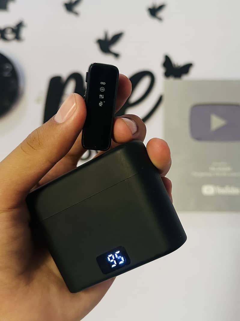 Wireless Mic with noise cancellation Mic and echo feature 1